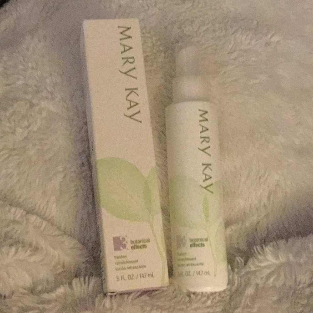 New! 💋 Mary Kay botanicals cleanser 💋